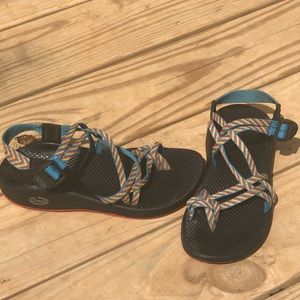 Chacos size 8